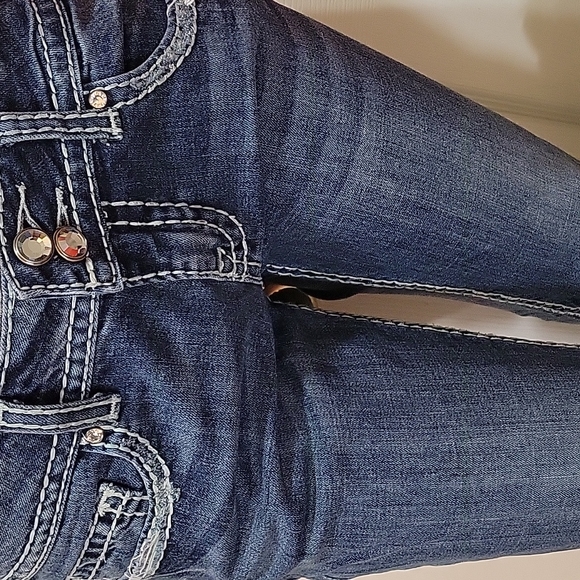 Jeans - Picture 2 of 14